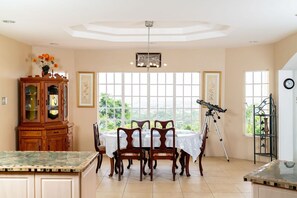 Dining - Villa Mia............ (Carnbee)