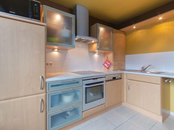 Fridge, microwave, oven, dishwasher
