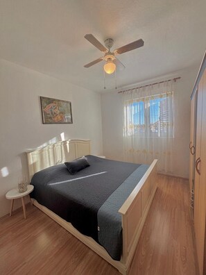 1 bedroom, iron/ironing board, free WiFi, bed sheets - Apartment in Nin with Terrace, Air condition, WIFI (3718-1) (Nin)