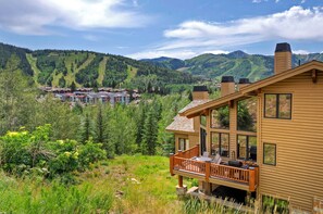 Exterior - Deer Valley Double Eagle 10, 4BR retreat surrounded by scenic trails & mountain biking (Park City)