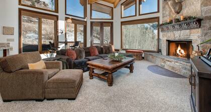 Deer Valley Double Eagle 10, 4BR retreat surrounded by scenic trails & mountain biking