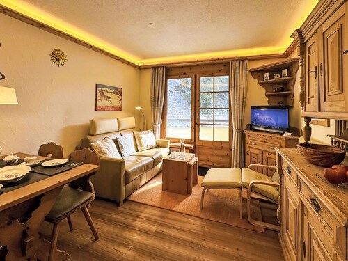 Chesa Alvetern 5 by Interhome