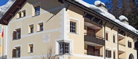 المنشأة من الخارج