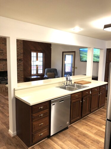 JUBILEE ~ 7 Bdrm ~ 25 ppl ~ 9miles Chatt