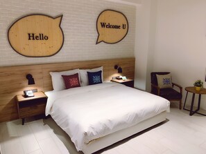 Individually decorated, desk, laptop workspace, blackout curtains - Tian Zhong Hotel (Tianzhong)