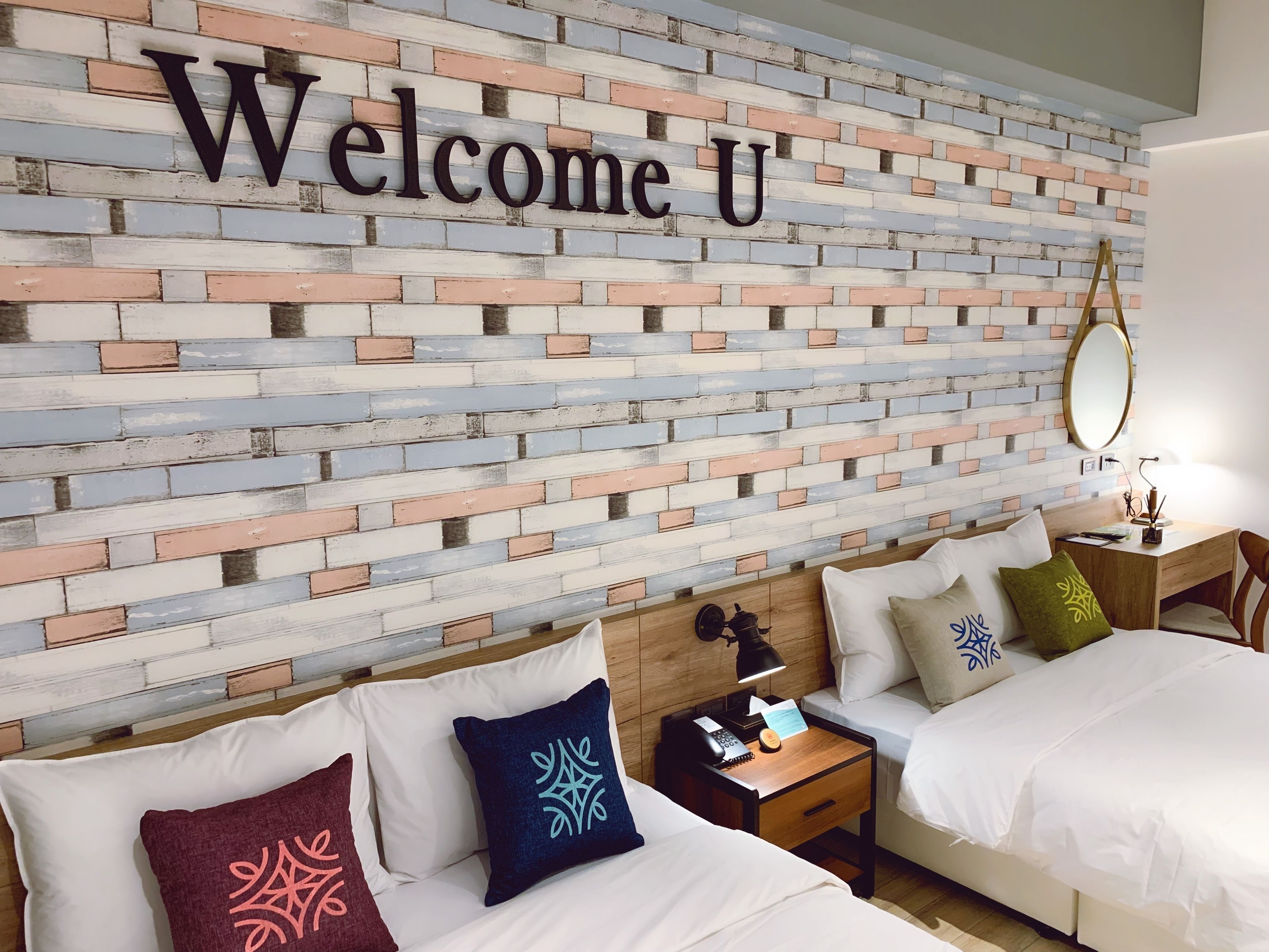 1 bedroom, individually decorated, desk, laptop workspace