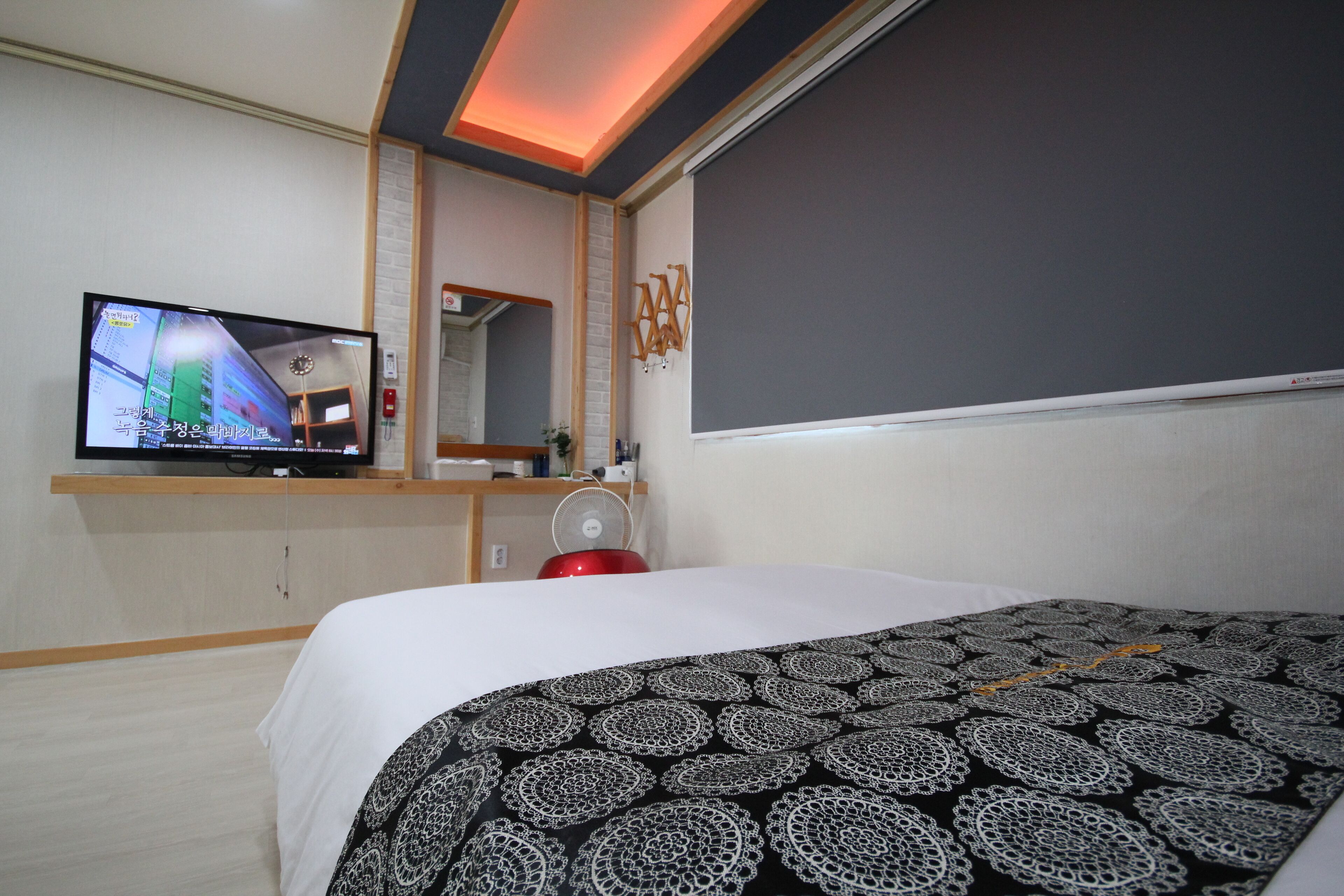 특실 침대 | 메모리폼 침대, 방음 설비, 무료 WiFi, 침대 시트