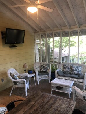 TV - Great location for UGA football and minutes from downtown. (Athens)