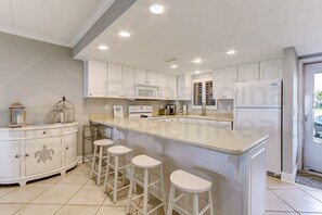Condo, 2 Bedrooms | Private kitchen | Fridge, microwave, oven, dishwasher