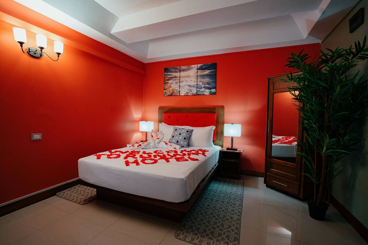 In-room safe, desk, free WiFi, bed sheets