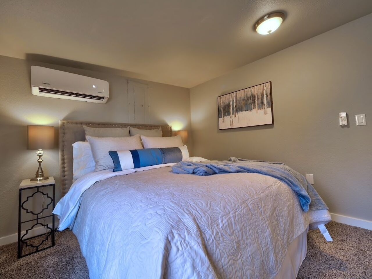 2 slaapkamers, een strijkplank/strijkijzer, wifi, beddengoed