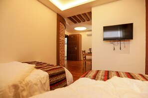 Deluxe Double or Twin Room with Free Airport Pick Up | Air conditioning - Flying Yak Hotel - Hostel (Kathmandu)