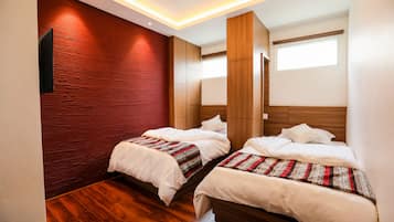 Deluxe Double or Twin Room with Free Airport Pick Up | Desk, laptop workspace, iron/ironing board, free WiFi