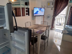 Dining - Merly's Staycation at Kassel Residences (Parañaque)