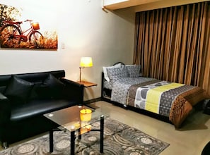 Estúdio | Escrivaninha, Wi-Fi de cortesia, roupa de cama