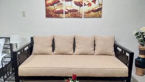 Studio | Living area | Flat-screen TV - Merly's Staycation at Kassel Residences (Parañaque)
