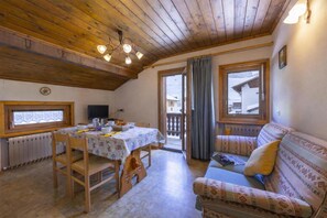 Flat-screen TV - Eden Ski in - Ski out 50m, Livigno, Italy (Livigno)