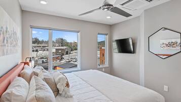 2 bedrooms, memory-foam beds, iron/ironing board, free WiFi