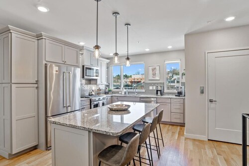 Luxury on the South Slope EV Charger Two Kings