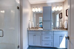 Hair dryer, heated floors, towels