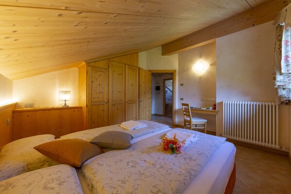 2 chambres, Wi-Fi gratuit, draps fournis