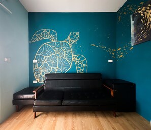 Standard Quadruple Room | Living area | Flat-screen TV - Little Ryukyu Hermit Crab Homestay (Liuqiu)
