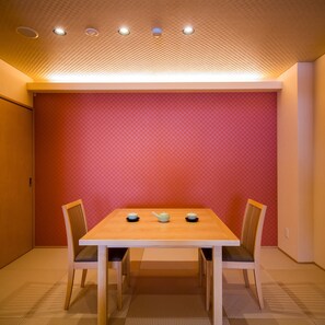 和室 スタンダード 露天風呂付 禁煙 | セーフティボックス (室内)、防音設備、アイロン / アイロン台、WiFi (無料)