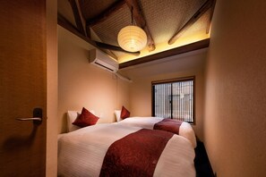 Private Vacation Home | 2 bedrooms, down duvets, pillow-top beds, desk - Tsumugi Horikawakichimonji (Kyoto)