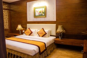 King Room | Blackout drapes, free WiFi, bed sheets
