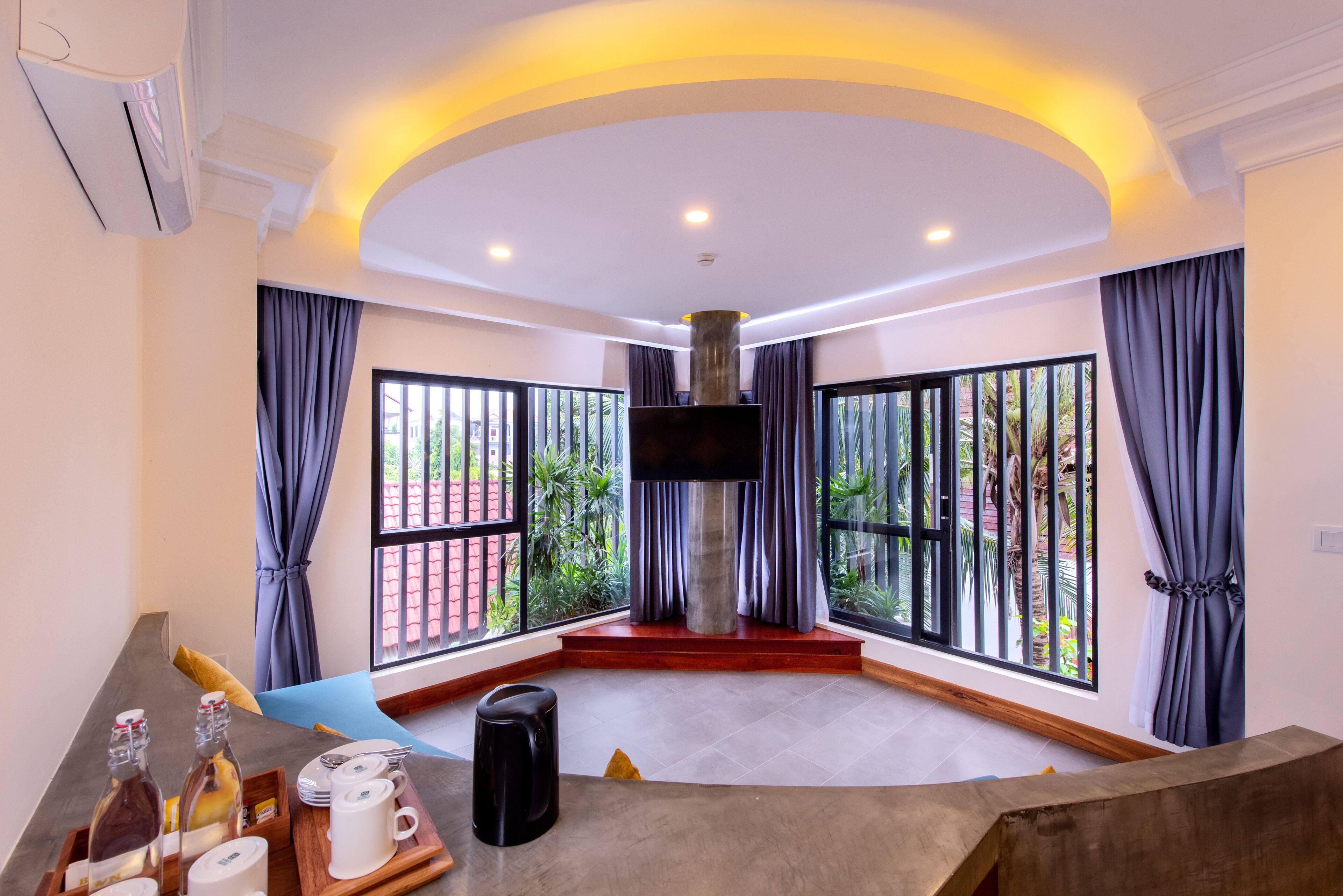 hypo-allergenic bedding, memory-foam beds, minibar, in-room safe