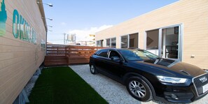Bãi đậu xe tự phục vụ miễn phí 