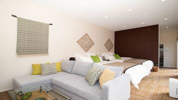 Individually decorated, free WiFi, bed sheets