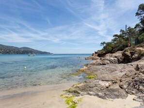 Beach nearby - Cap Négre : Domaine de la Pinède by Interhome (Le Lavandou)