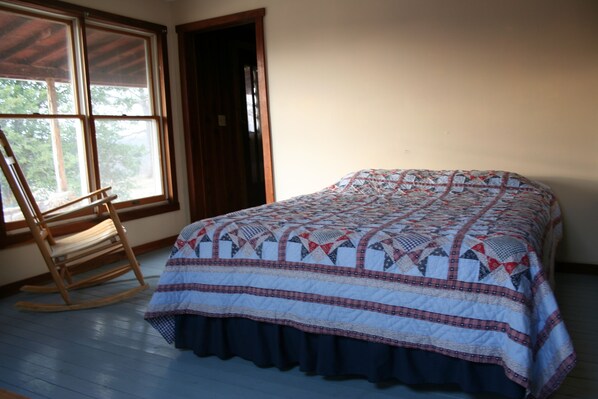 3 bedrooms, bed sheets