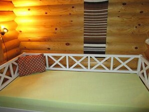 1 bedroom, iron/ironing board, internet