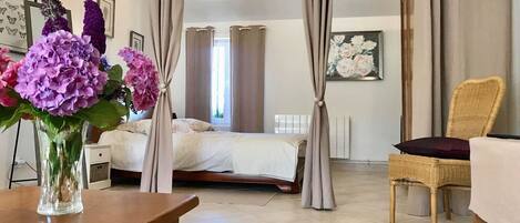 1 bedroom, WiFi, bed sheets, wheelchair access