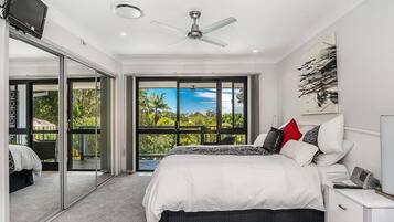 Family House | 3 bedrooms, iron/ironing board, free WiFi, bed sheets