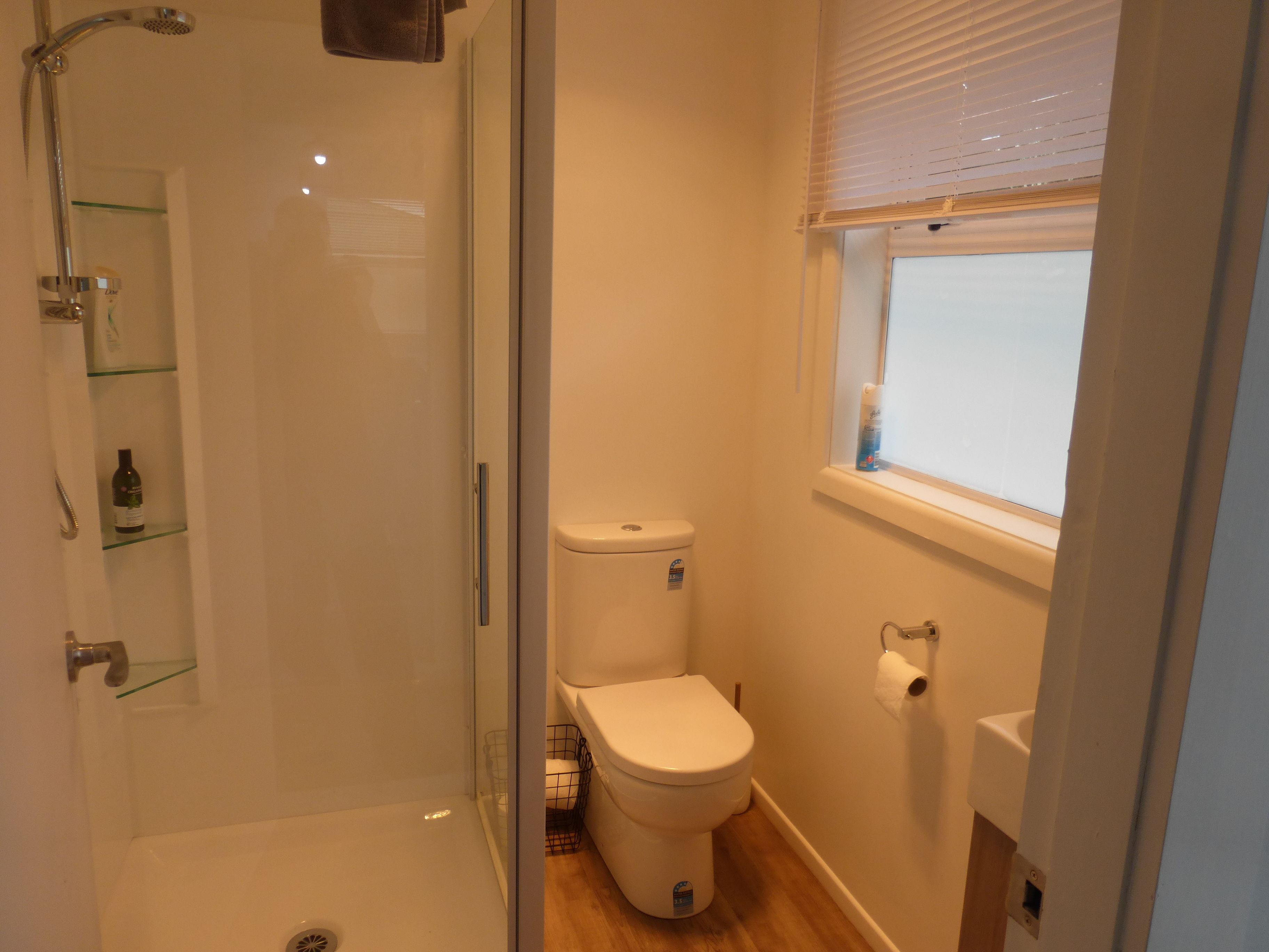 Family House, 3 Bedrooms | Bathroom | Shower, hair dryer, towels, soap