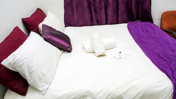 Double Room | Iron/ironing board, cots/infant beds, free WiFi, bed sheets