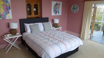Family House, 4 Bedrooms, Sea View | 4 bedrooms, individually decorated, individually furnished
