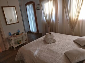 Superior-værelse (tintoretto) | Dundyner, arbejdsområde til bærbare computere, lydisolering