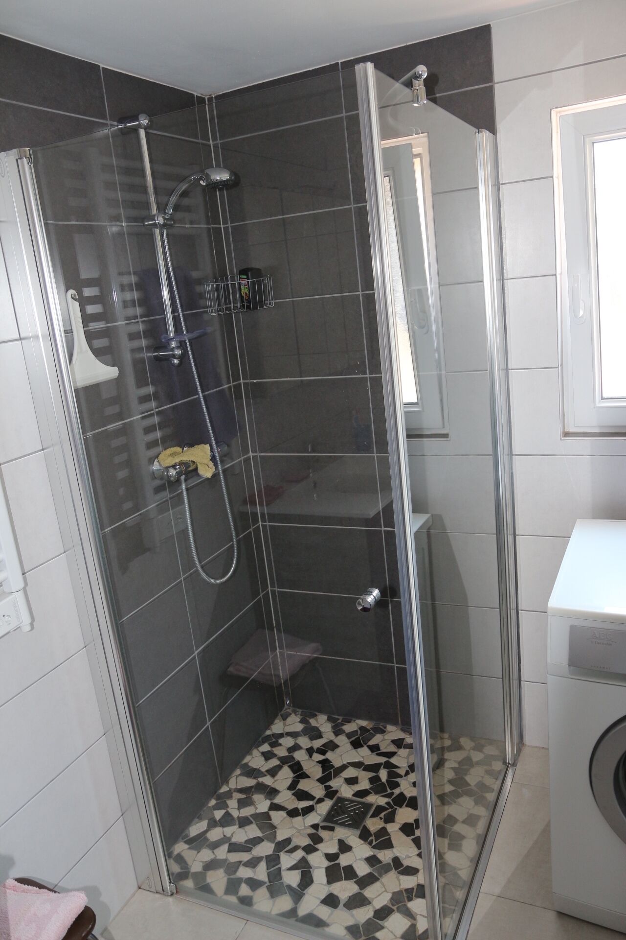 淋浴设施、吹风机、毛巾、肥皂