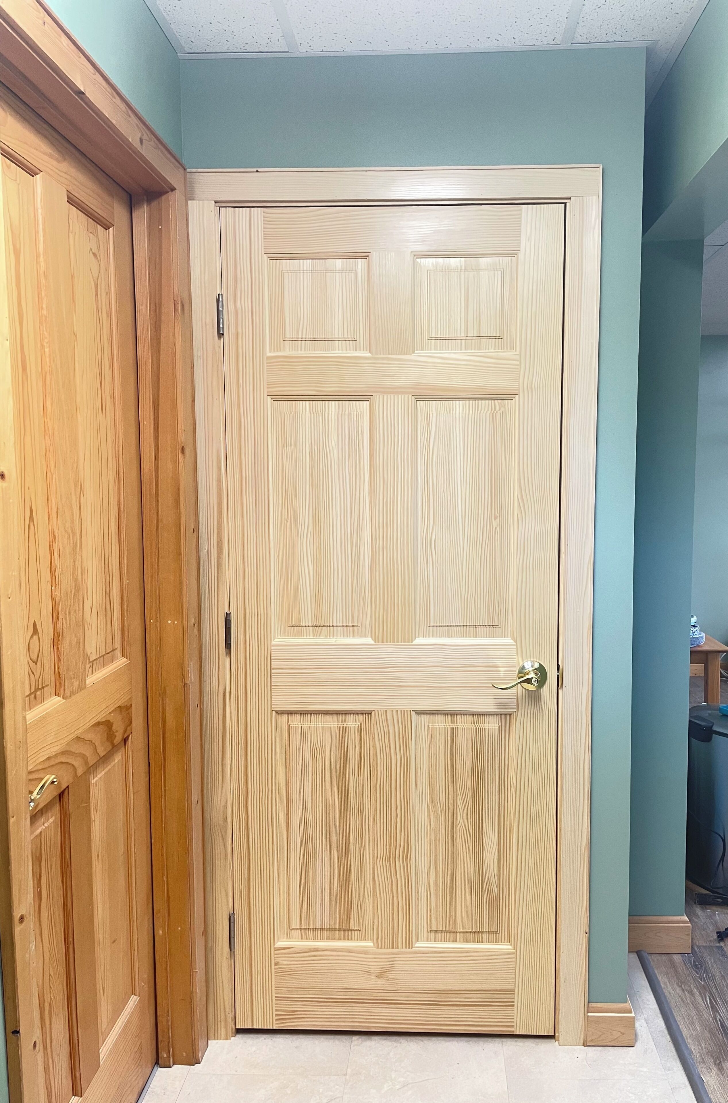 Deluxe Cabin | Memory-foam beds, laptop workspace, free WiFi, individually decorated