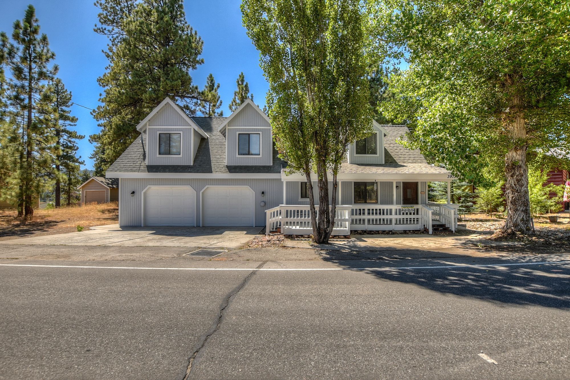 Beary Sweet Retreat by Destination Big Bear : Modern Rustic w/ Panoramic Views! Walking Distance to Lake & Marina!
