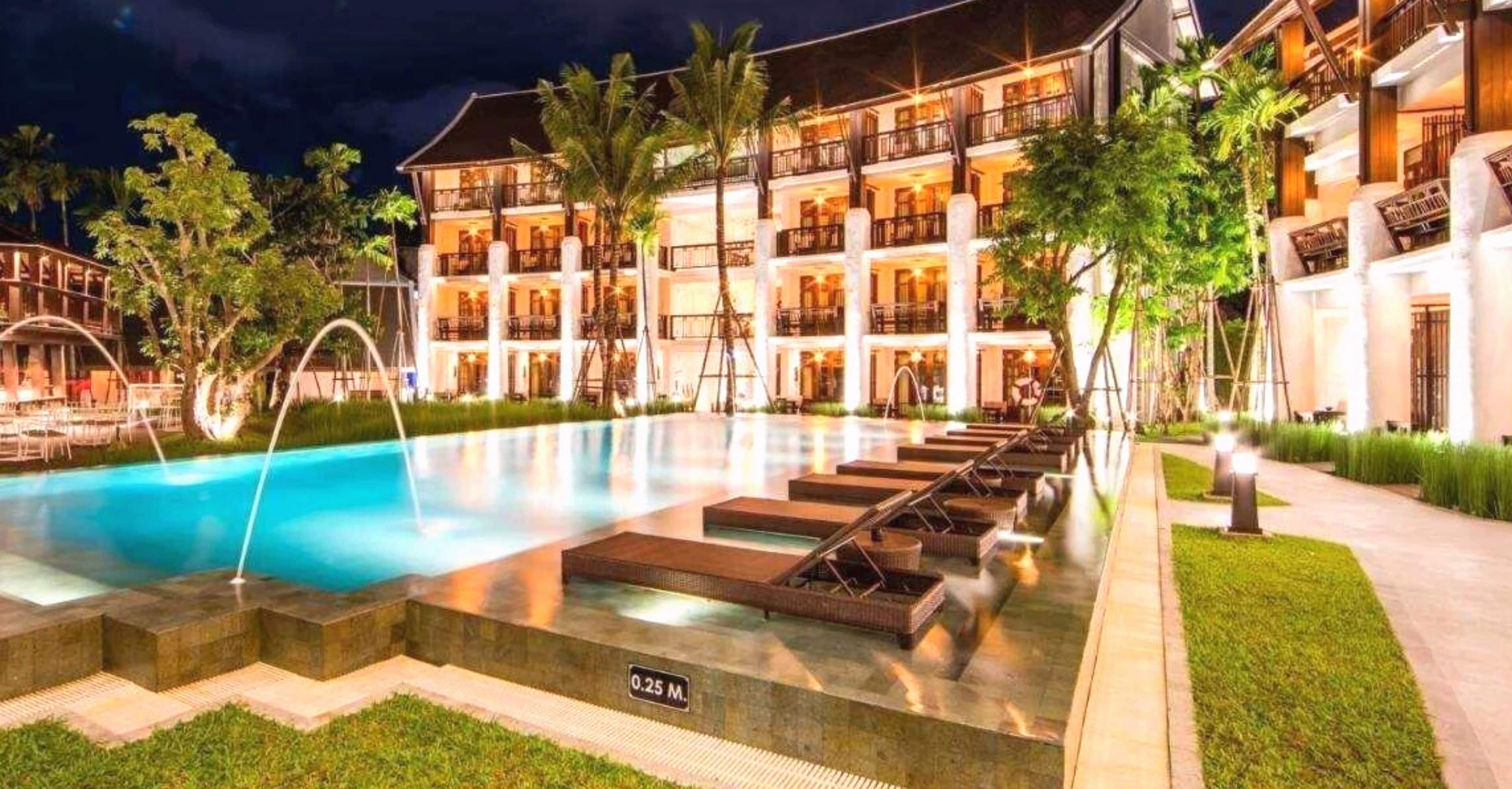 outdoor pool, open 7:00 am to 7:00 pm, free pool cabanas, pool umbrellas