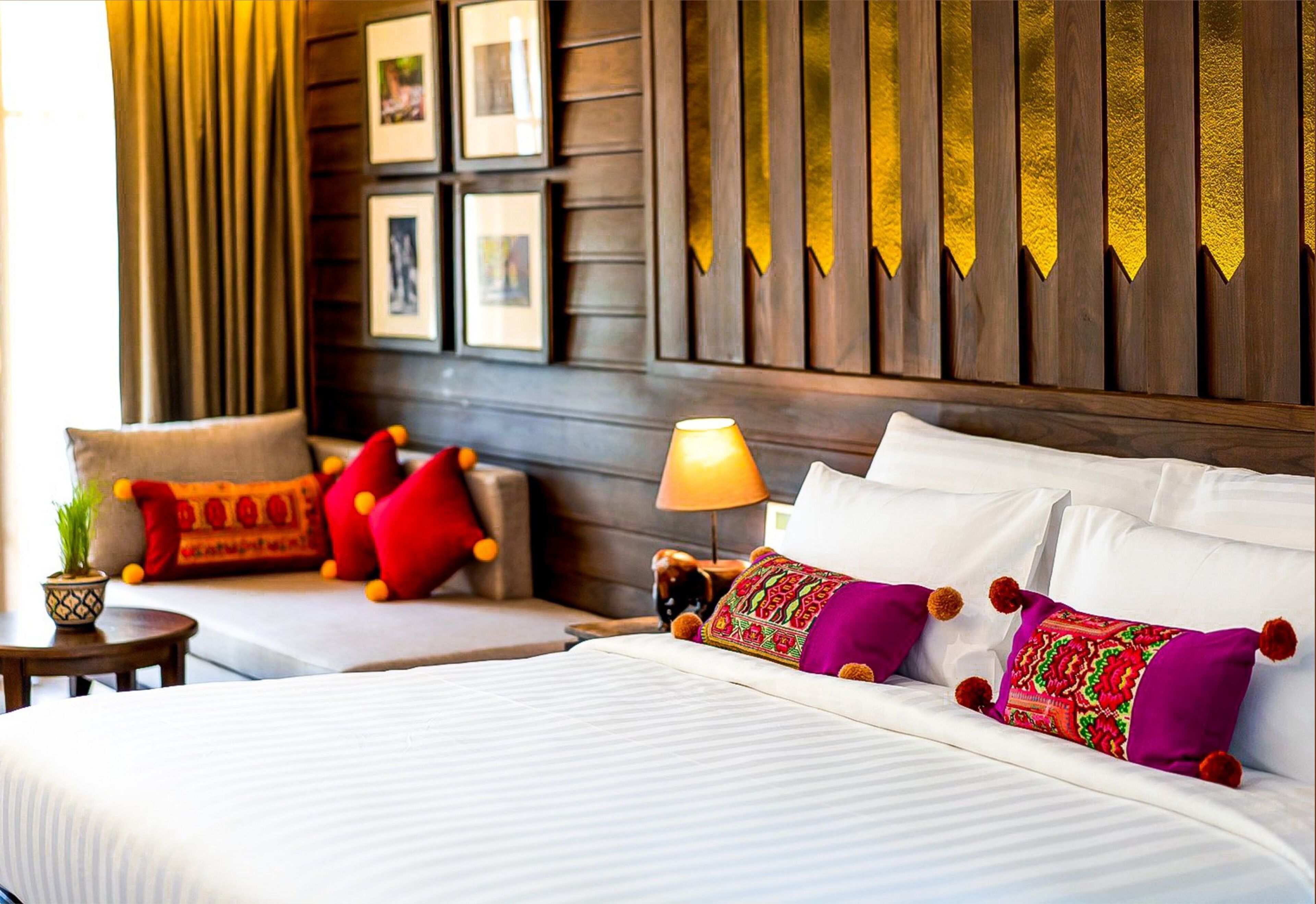 グランド ダブルルーム キングベッド 1 台 禁煙 プールビュー (Smile - Deluxe) | ミニバー (無料)、セーフティボックス (室内)、デスク、ノートパソコン用作業スペース