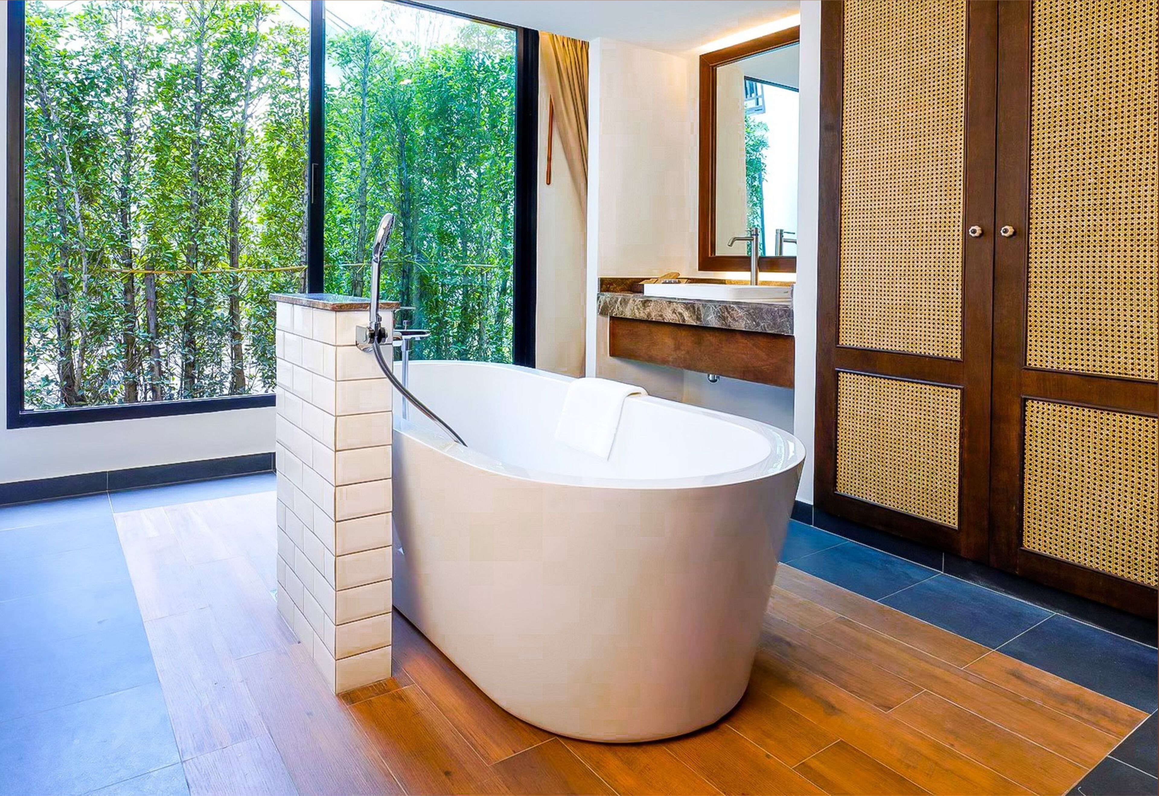 smile grand deluxe double bedroom | bathroom | free toiletries, hair dryer, bathrobes, slippers