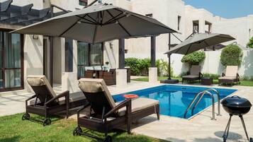 Kolam renang outdoor