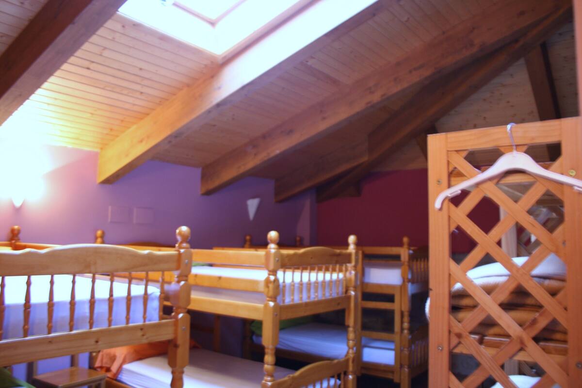 9 bedrooms, free WiFi