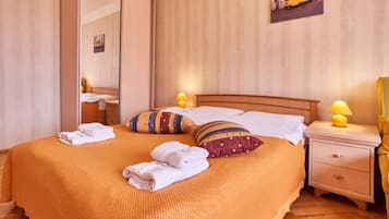 Apartamento, 1 quarto | 1 quarto, escrivaninha, ferros/tábuas de passar roupa, Wi-Fi de cortesia